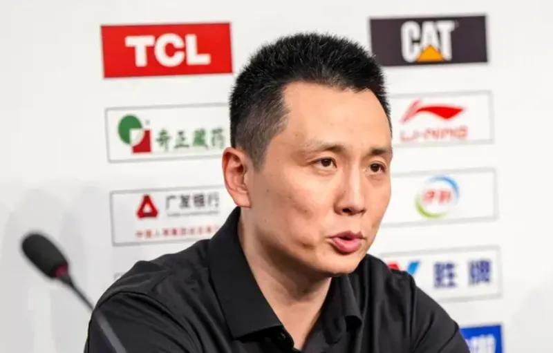 上海丢G4发布会！卢伟表扬球员，拒谈判罚问题！弗格主动揽责！